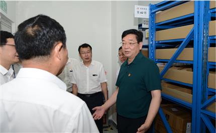 河南航投黨委書記、董事長張明超 深入中原龍浩開展“不忘初心、牢記使命”主題教育調研